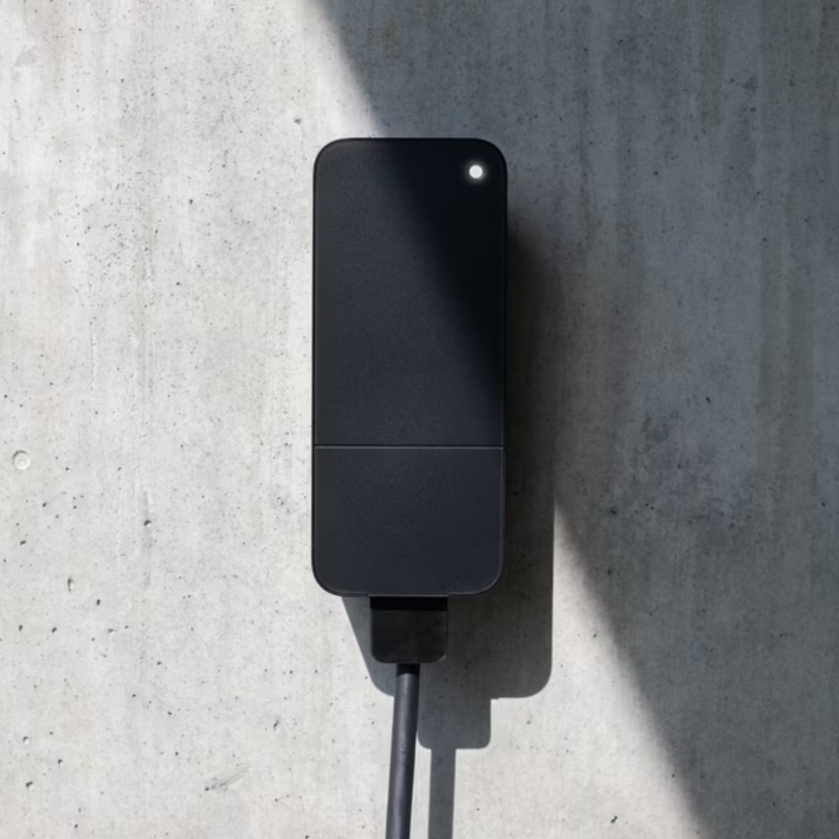 UUSI! Amina S Latausasema 22kW - autonlataus.com