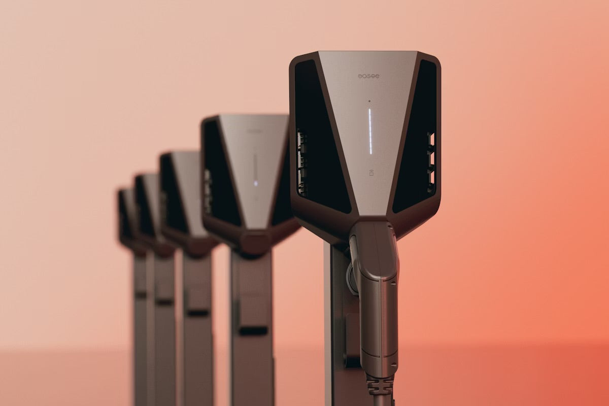 Easee Charge Pro 22kW ISO15118 V2G- yhteensopiva latausasema suurempiin kohteisiin tai vaativampaan lataustarpeeseen - autonlataus.com